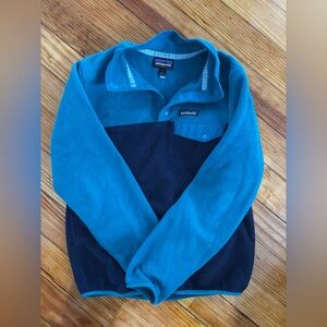 Patagonia Women’s Two-Tone Blue Sweater